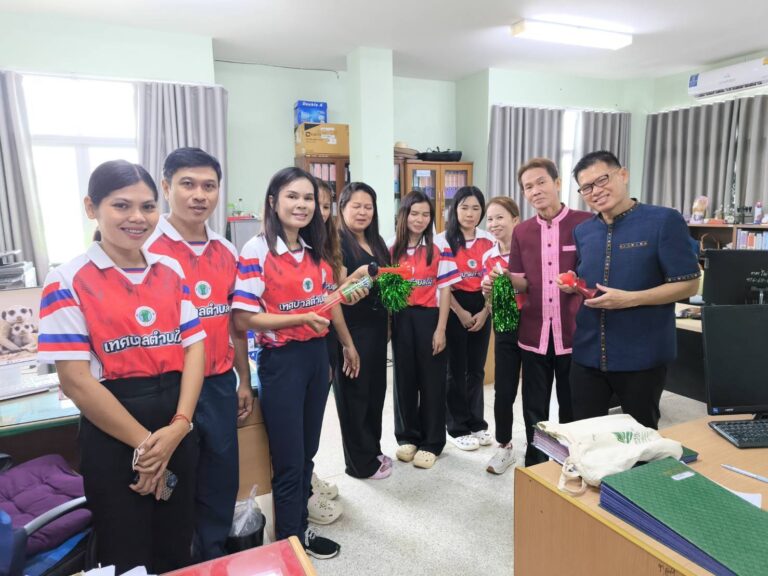 ปลัดเทศบาลตำบลไผ่  มอบอุปกรณ์การเชียร์กีฬาในการเข้าร่วมการแข่งขันกีฬา อปท. อำเภอเมืองกาฬสินธุ์สัมพันธ์  ประจำปี  พ.ศ. 2569   เมื่อวันที่  19  พฤษภาคม  2569  ณ   สำนักงานเทศบาลตำบลไผ่