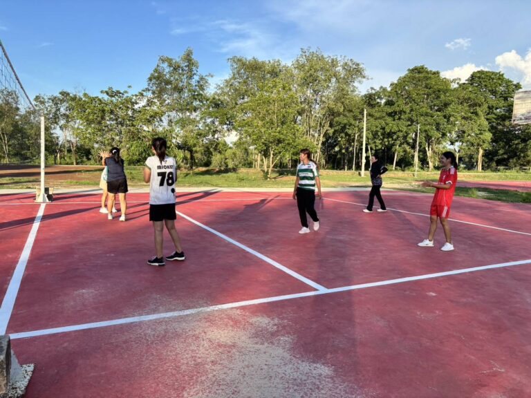 ทีมวอลเล่ย์บอลเทศบาลตำบลไผ่  ซ้อมเตรียมทีมร่วมแข่งขันกีฬา อปท. อำเภอเมืองกาฬสินธุ์สัมพันธ์  ประจำปี  พ.ศ. 2569    เมื่อวันที่  26  พฤษภาคม  2569  ณ   สนามกีฬากลางเทศบาลตำบลไผ่