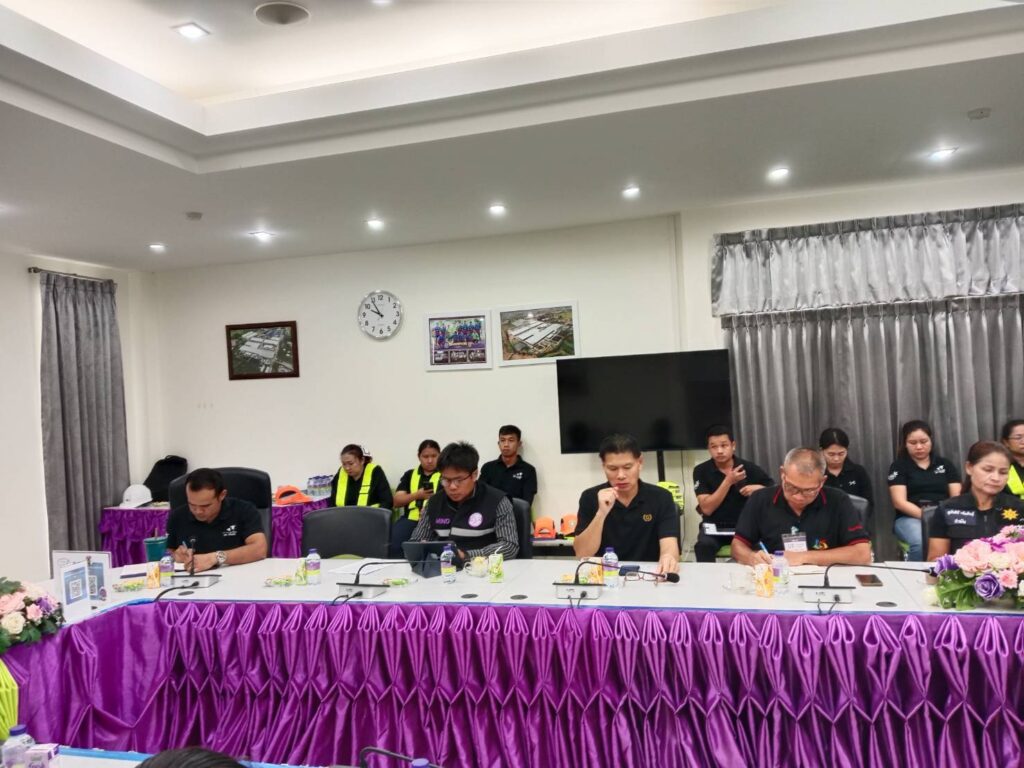ปลัดเทศบาลตำบลไผ่  ร่วมตรวจติดตามความก้าวหน้าการแก้ไขเรื่องร้องเรียนปัญหากลิ่นเหม็นจากบริษัทศรีตรัง  แอโกรอินดัสทรี  จำกัด  (มหาชน)  สาขากาฬสินธุ์    เมื่อวันที่  19  มิถุนายน  2569  ณ  บริษัทศรีตรัง  แอโกรอินดัสทรี  จำกัด  (มหาชน)  สาขากาฬสินธุ์    จัดโดยสำนักงานทรัพยากรธรรมชาติและสิ่งแวดล้อมจังหวัดกาฬสินธุ์