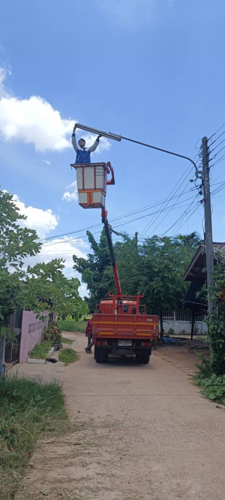 วันที่  25  มิถุนายน  2569   งานไฟฟ้า  ซ่อมไฟฟ้าและตัดไม้บ้านโคกกว้าง   ซ่อมไฟฟ้าบ้านหนองไผ่ 