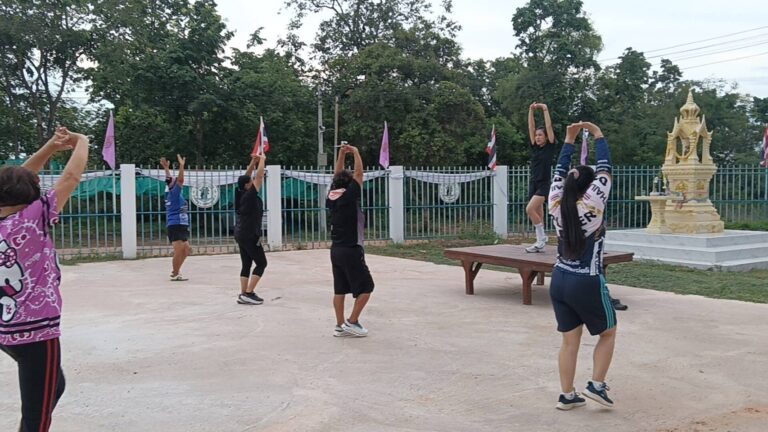 เทศบาลตำบลไผ่ร่วมกับชมรม  อสม.  ตำบลไผ่  จัดกิจกรรมเต้นแอโรบิคในการส่งเสริมการออกกำลังกายและสร้างความสามัคคีในชุมชน  เมื่อวันที่  29  มิถุนายน  2569  ณ  ลานสำนักงานเทศบาลตำบลไผ่  (ภาคค่ำ)