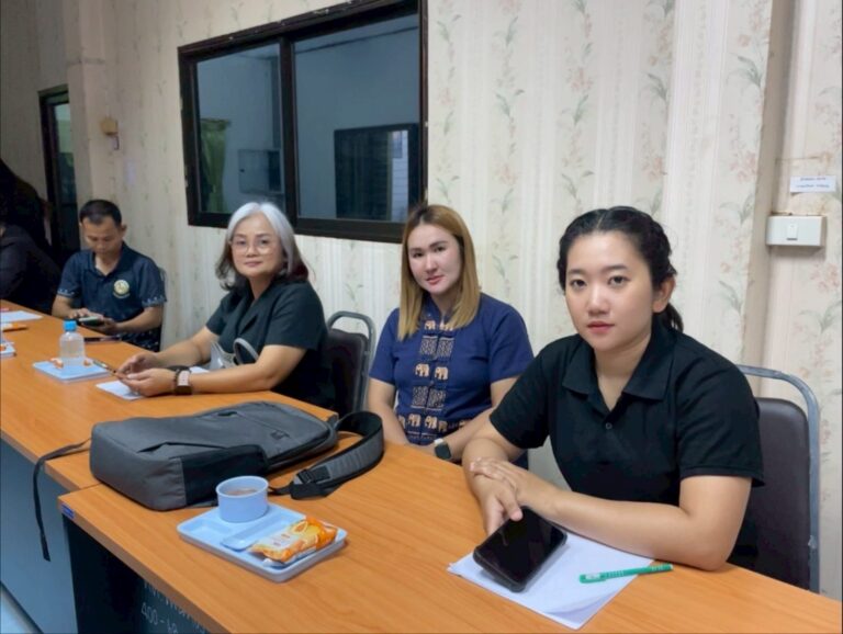 ผู้อำนวยการกองการศึกษา  ครูศูนย์พัฒนาเด็กเล็ก  ศพด.เทศบาลตำบลไผ่  เข้าร่วมการประชุมรับฟังคำชี้แจงแนวทางในการตรวจประเมินคุณภาพการศึกษา  ครั้งที่  2   ประจำปีงบประมาณ  2569  เมื่อวันที่  19  มิถุนายน   2569  ณ  ห้องประชุมเทศบาลตำบลโพนทอง  จัดโดยกรรมการการประเมินคุณภาพการศึกษาของศูนย์พัฒนาเด็กเล็ก