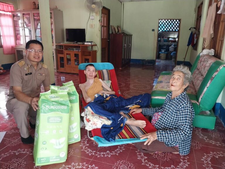 ปลัดเทศบาลตำบลไผ่  เยี่ยมบริการดูแลผู้ที่มีภาวะพึ่งพิงเทศบาลตำบลไผ่  มอบผ้าอ้อมผู้ใหญ่และวัสดุทางการแพทย์    เมื่อวันที่  20  กรกฎาคม   2569  ณ  เขตพื้นที่บ้านโคกกว้าง