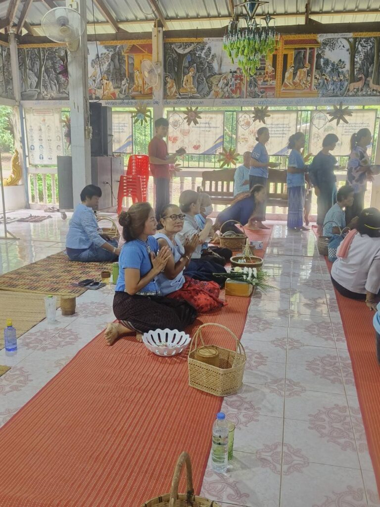 วันที่  12  ส.ค.  2569  เวลา  07.00  น.   ชาวบ้านโนนสะอาดร่วมทำบุญตักบาตรเนื่องในวันคล้ายวันพระราชสมภพของสมเด็จพระนางเจ้าสิริกิติ์  พระบรมราชินีนาถ  พระบรมราชชนนีพันปีหลวง  ที่วัดบ้านโนนสะอาด  โดยการนำของผูใหญ่บ้านฯ  และผู้ช่วยฯ  ทั้งสองคน