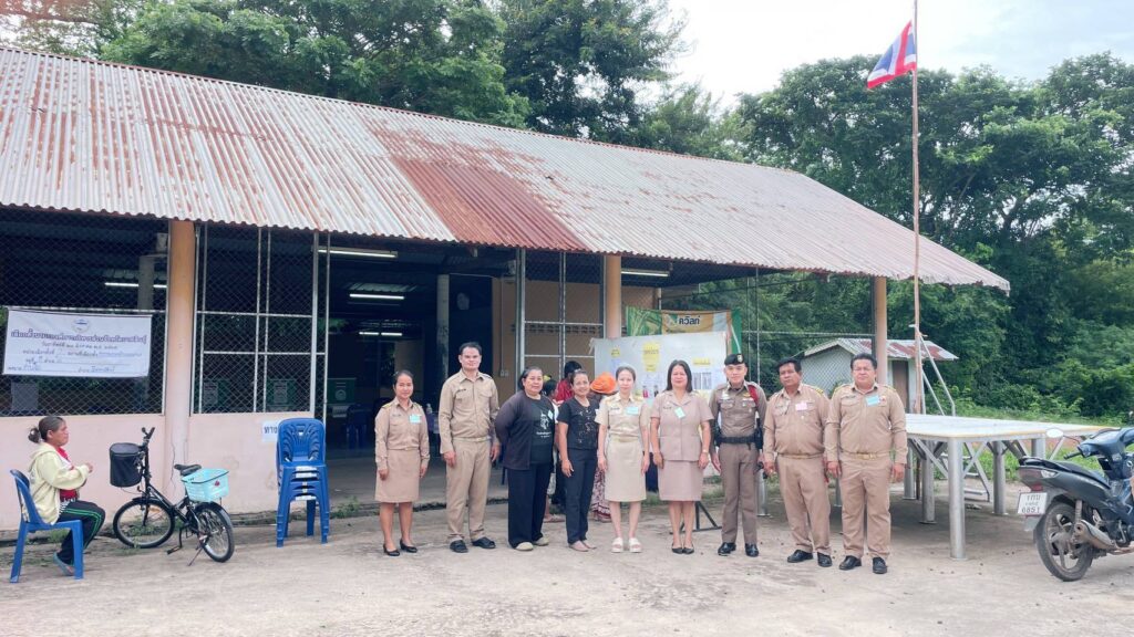 คณะกรรมการประจำหน่วยเลือกตั้งนายก  อบจ.กาฬสินธุ์  ตำบลไผ่  ปฏิบัติหน้าที่ประจำหน่วยเลือกตั้งนายก อบจ.กาฬสินธุ์  ประจำปี พ.ศ. 2569   เมื่อวันที่  23  สิงหาคม  2569  ณ   หน่วยเลือกตั้งนายก  อบจ.กาฬสินธุ์  ตำบลไผ่ 