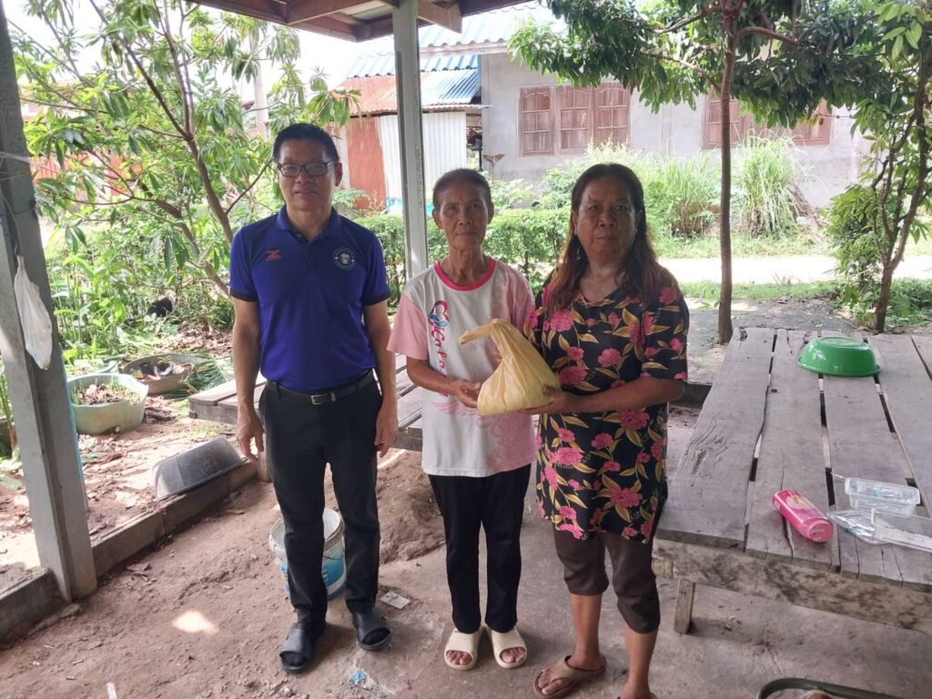 ปลัดเทศบาลตำบลไผ่เยี่ยมบริการดูแล  มอบถุงมือยางให้กับผู้ที่มีภาวะพึ่งพิงเทศบาลตำบลไผ่  เมื่อวันที่  16  กันยายน 2569  ณ  เขตพื้นที่บ้านหนองโพน