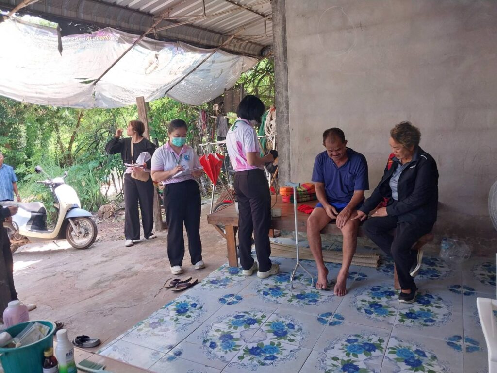 เทศบาลตำบลไผ่  งานสาธารณสุขและสิ่งแวดล้อม  ร่วมกับงานกายภาพบำบัด  รพ.กส.  ลงพื้นที่ประเมินผู้ขอรับกายอุปกรณ์ช่วยในการดำรงชีพ   ประเมินการขอรับเป็นผู้พิการ   และติดตามเคสผู้ป่วยที่เข้ารับการรักษาที่   รพ.กส.  ประจำเดือนกันยายน  2569  เมื่อวันที่  22  กันยายน  2569   ณ หมู่บ้านเขตพื้นที่เทศบาลตำบลไผ่ 