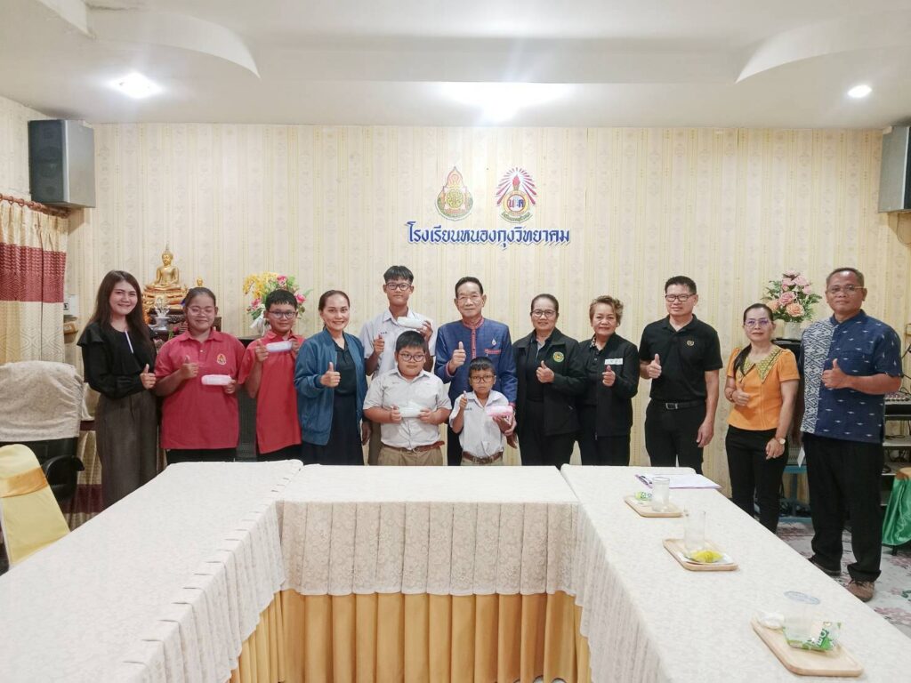 เทศบาลตำบลไผ่  ออกบริการมอบแว่นสายตาให้กับกลุ่มนักเรียน  นักศึกษา  (กลุ่มเป้าหมายตามข้อมูล)  ตามโครงการส่งเสริมสุขภาพตา   ป้องกันและแก้ไขภาวะความผิดปกติของการมองเห็น  เทศบาลตำบลไผ่  ประจำปีงบประมาณ  2569   เมื่อวันที่  1  กันยายน  2569  ณ  โรงเรียนเขตพื้นที่เทศบาลตำบลไผ่ 